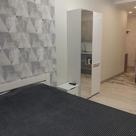 Apartmens On St. Fesenkovskaya 15 Apartment Kharkov Luaran gambar