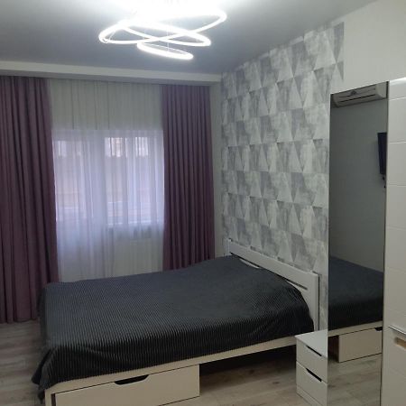 Apartmens On St. Fesenkovskaya 15 Apartment Kharkov Luaran gambar