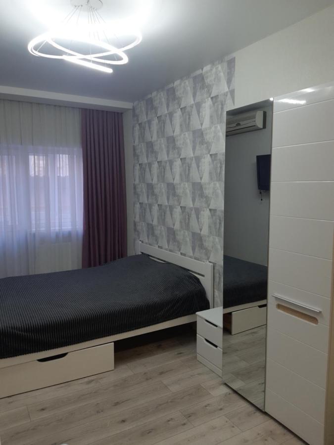 Apartmens On St. Fesenkovskaya 15 Apartment Kharkov Luaran gambar