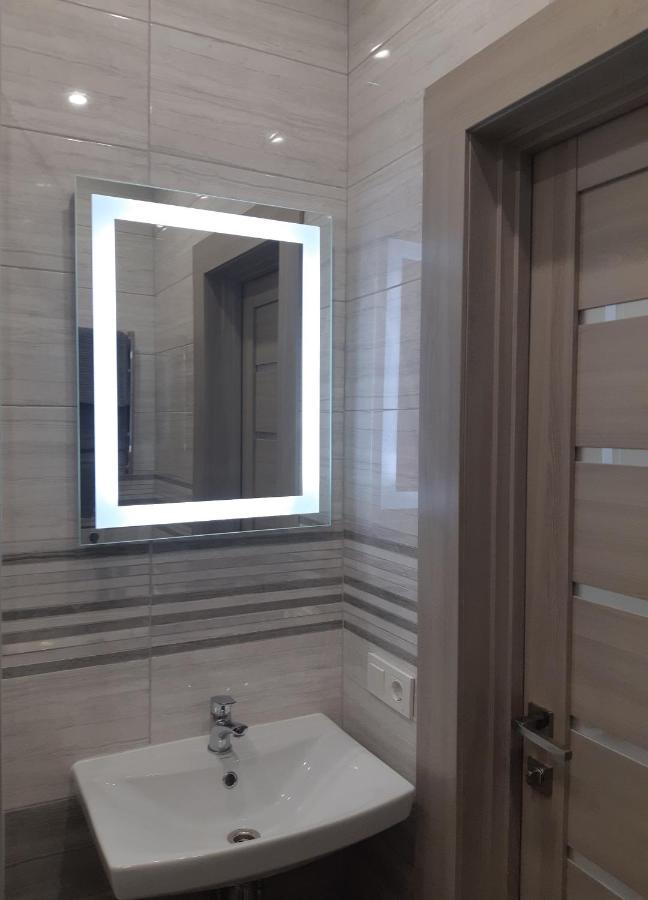 Apartmens On St. Fesenkovskaya 15 Apartment Kharkov Luaran gambar